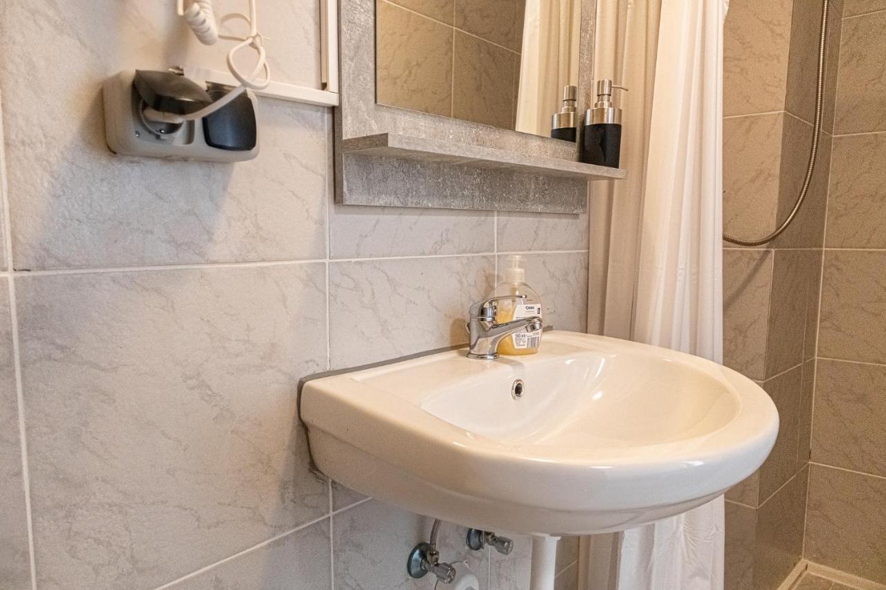 Cozy Room @ Hauptbahnhof - Well Situated & Central Viena Exterior foto